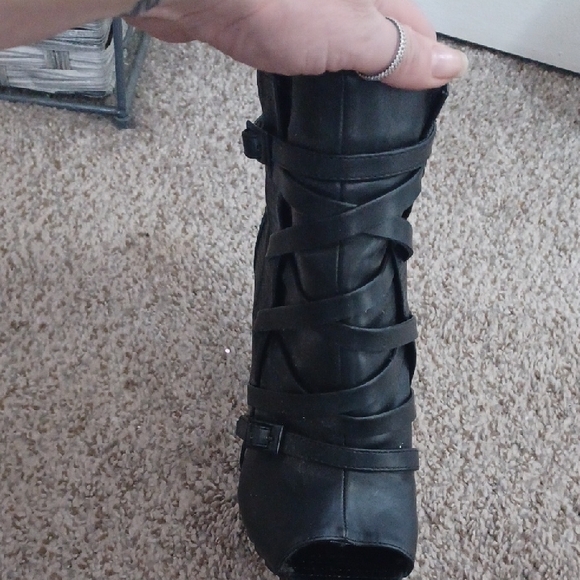 SOLD 3/26 - Picture 2 of 10